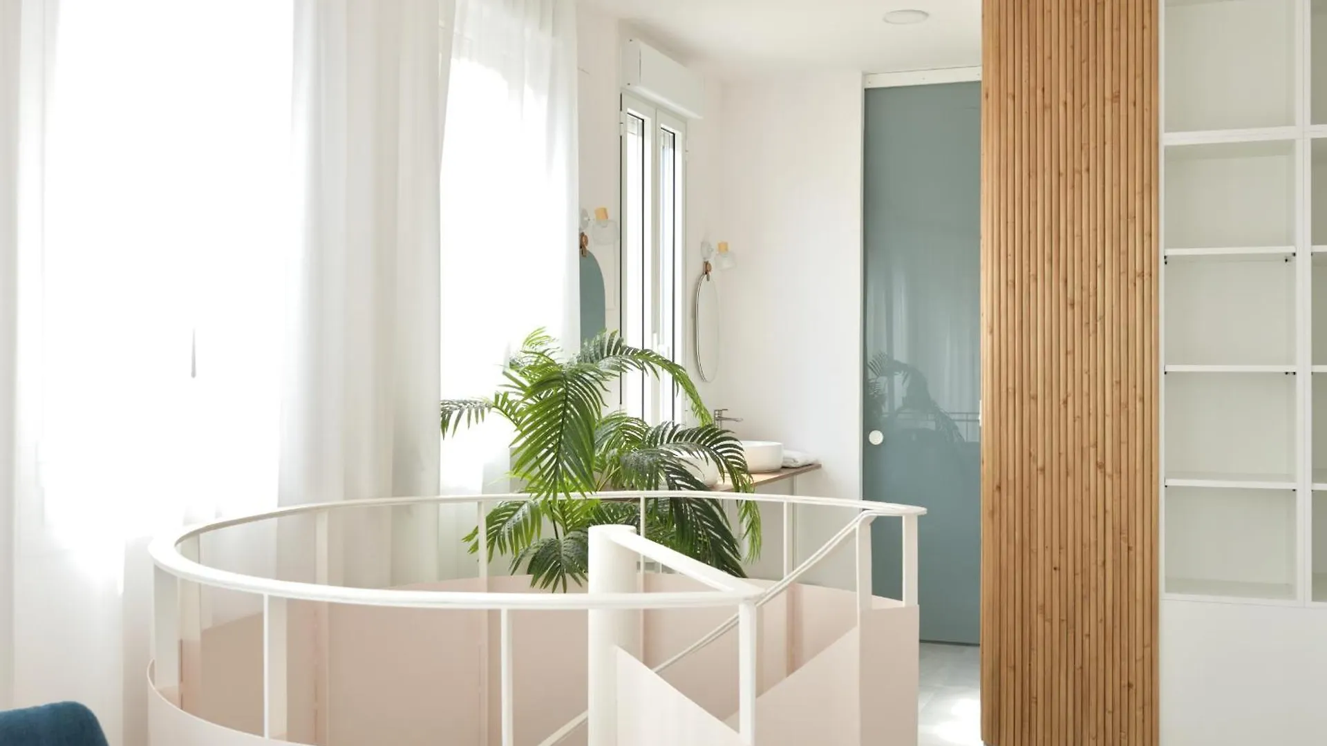 Patio De Sombra - Urban Suites Granada Spain