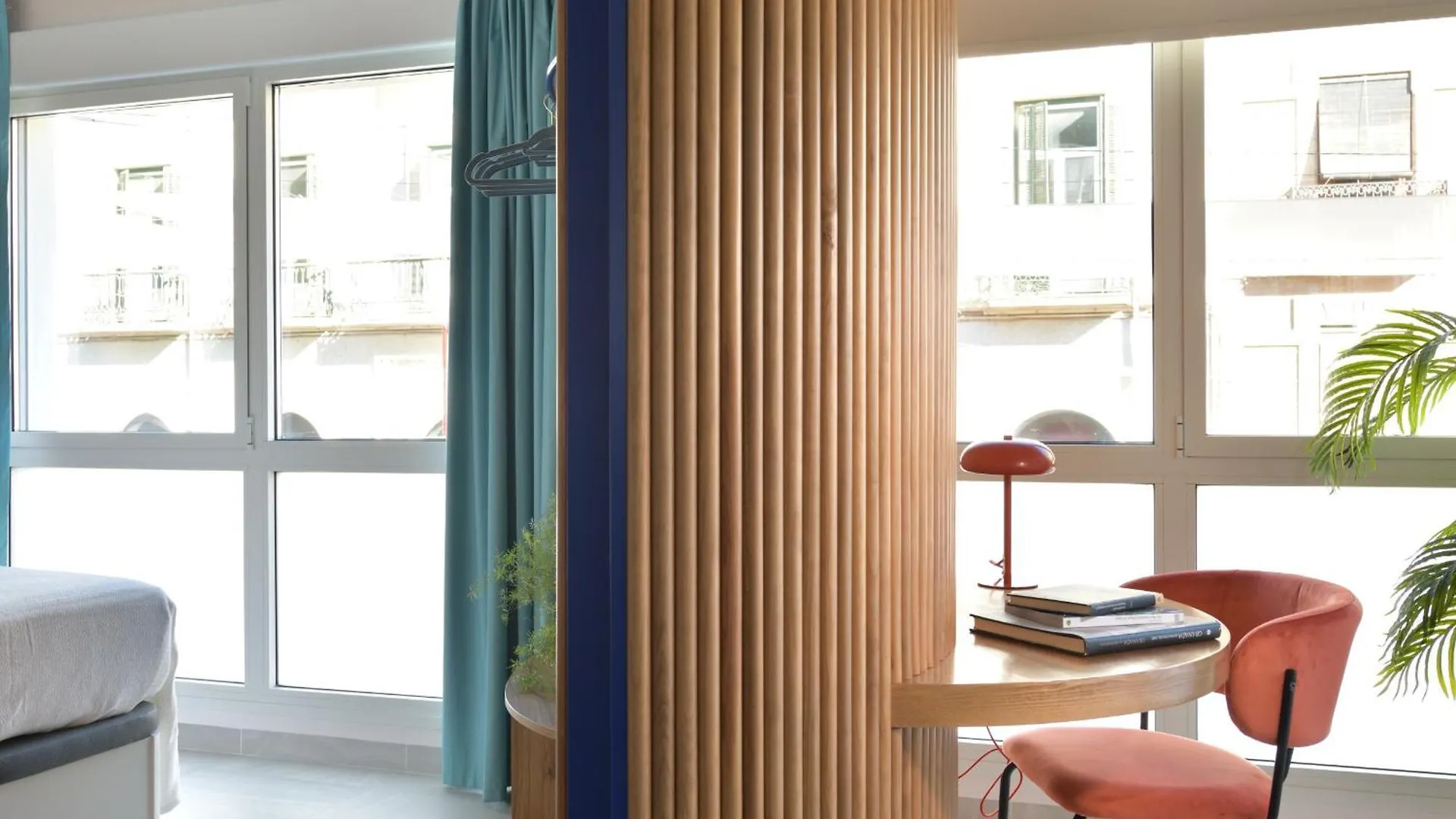 Patio De Sombra - Urban Suites location